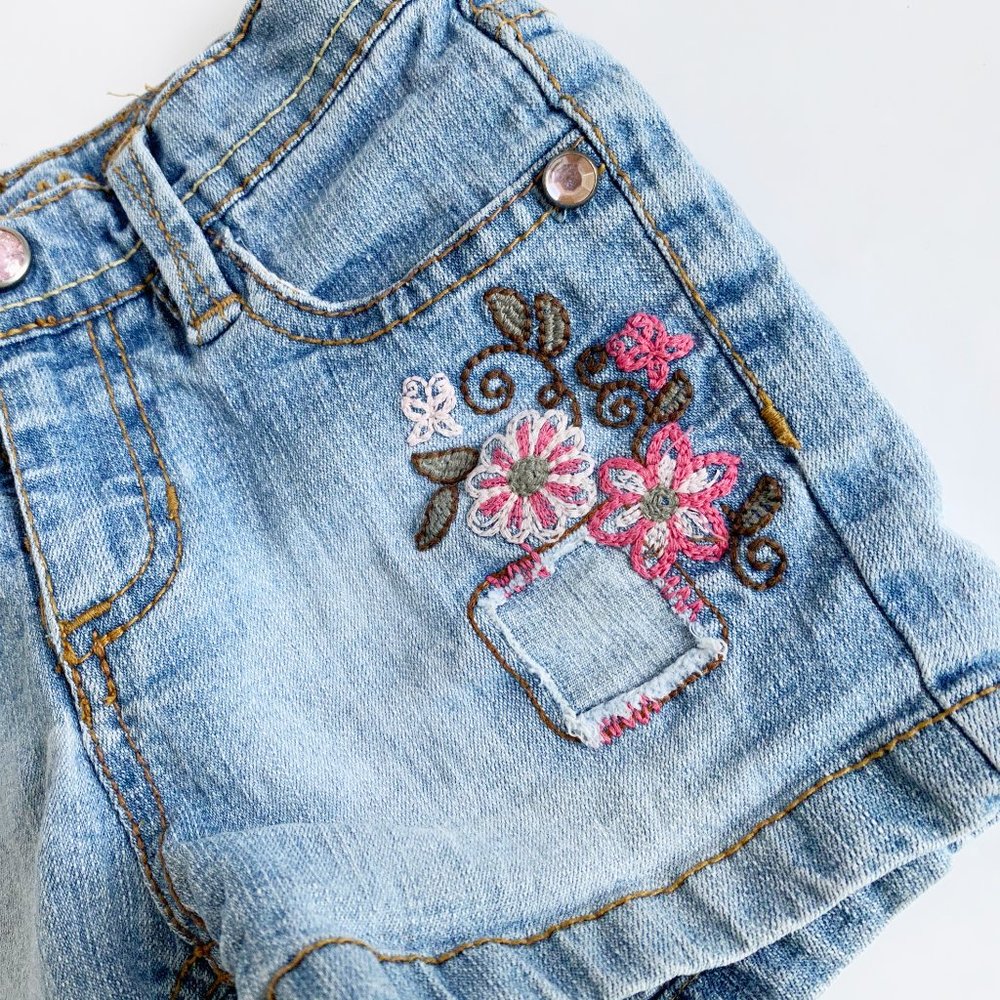 Girl Jeans Short Size 3T Embodied Jeans Light Wash - Picture 2 of 7